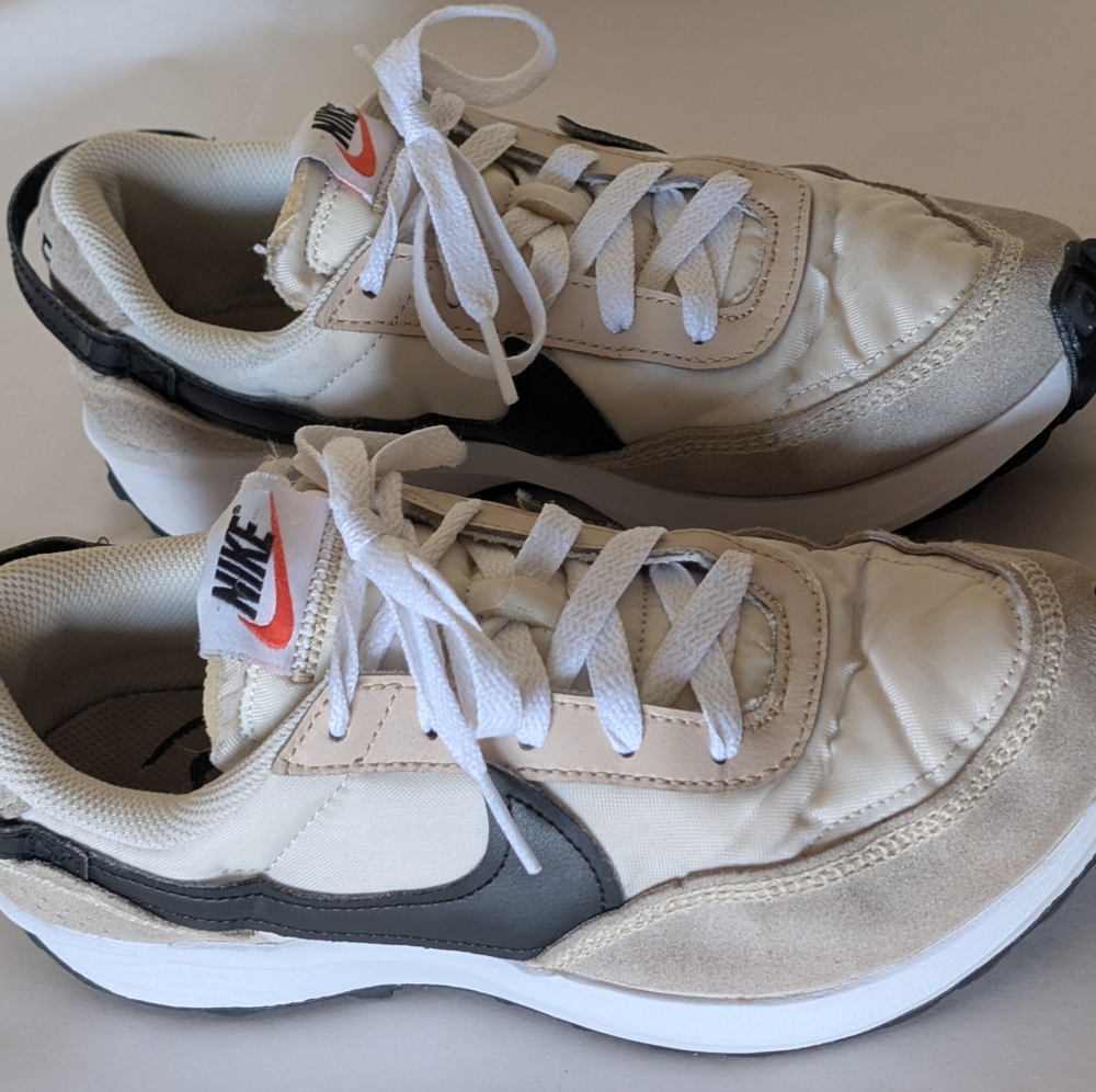 Nike Waffle Debut In sandrift And Black Color Size Women's 7(US)Athletic Running